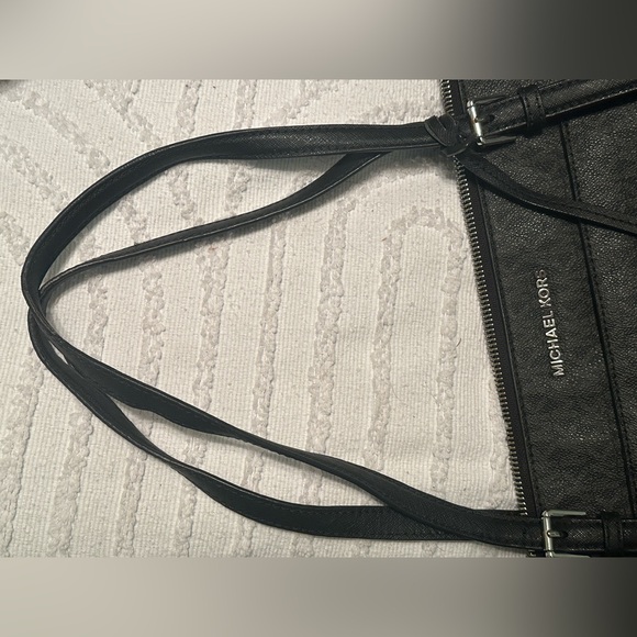 Black logo Michael Kors saffiano shoulder bag - Picture 12 of 12